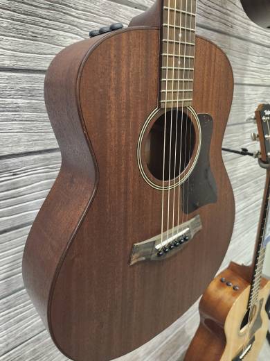 Taylor Guitars - GTE MAHOGANY 2